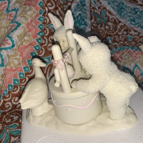 Snowbabies SPRINGTIME STORIES OF THE SNOWBUNNIES “WISHING YOU A HAPPY EASTER” - Picture 9 of 11